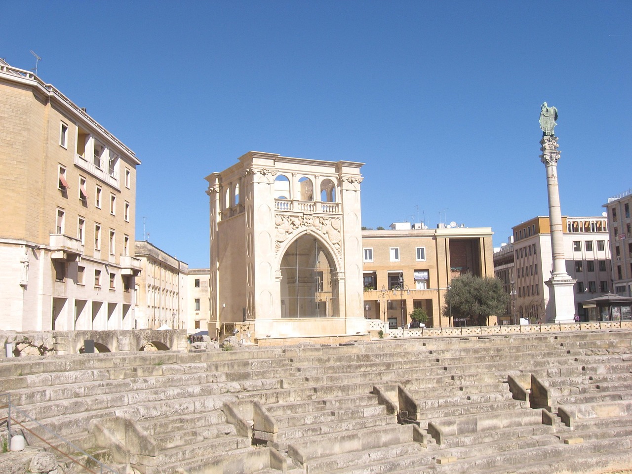 lecce-962092_1280