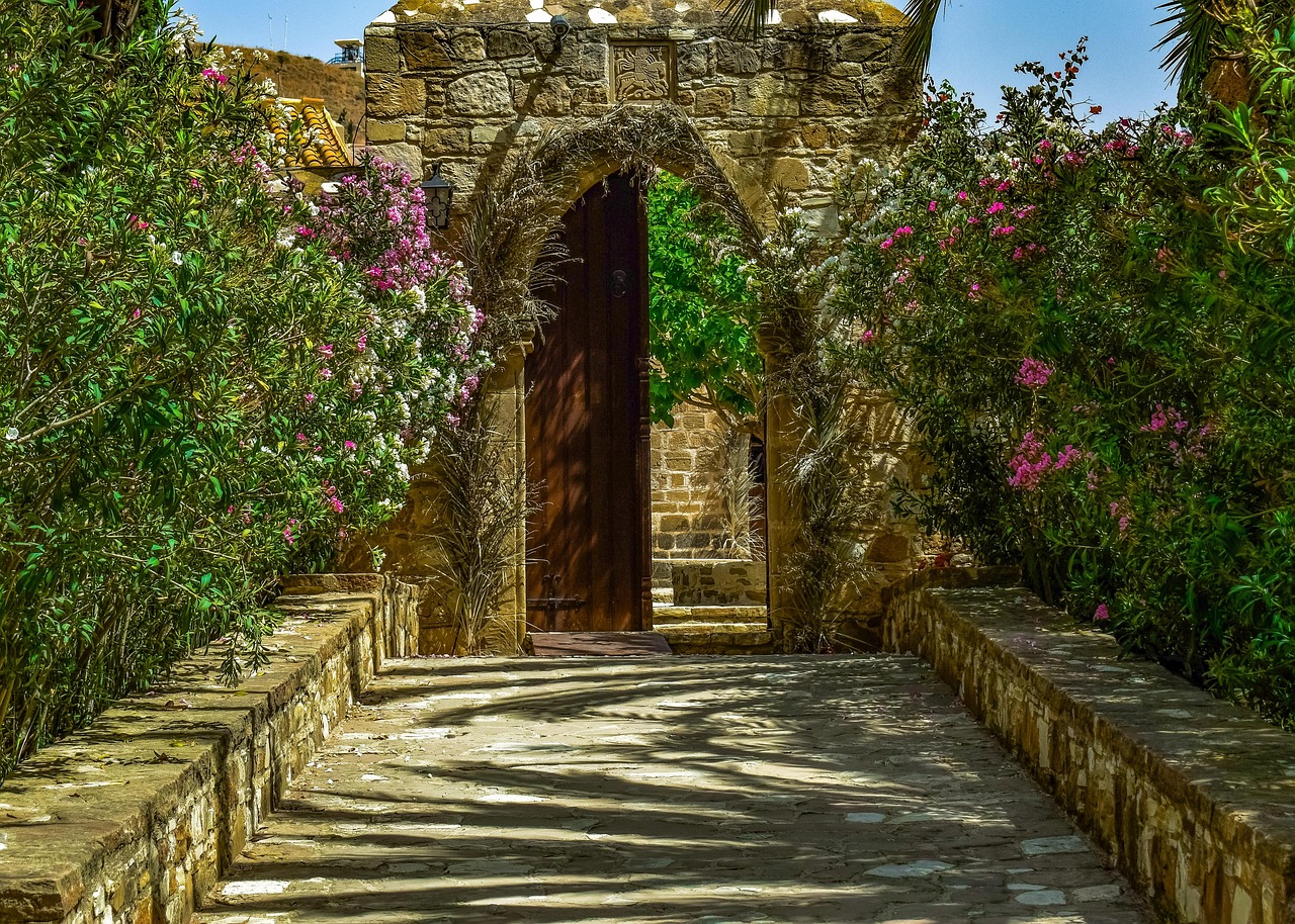 monastery-3397233_1280