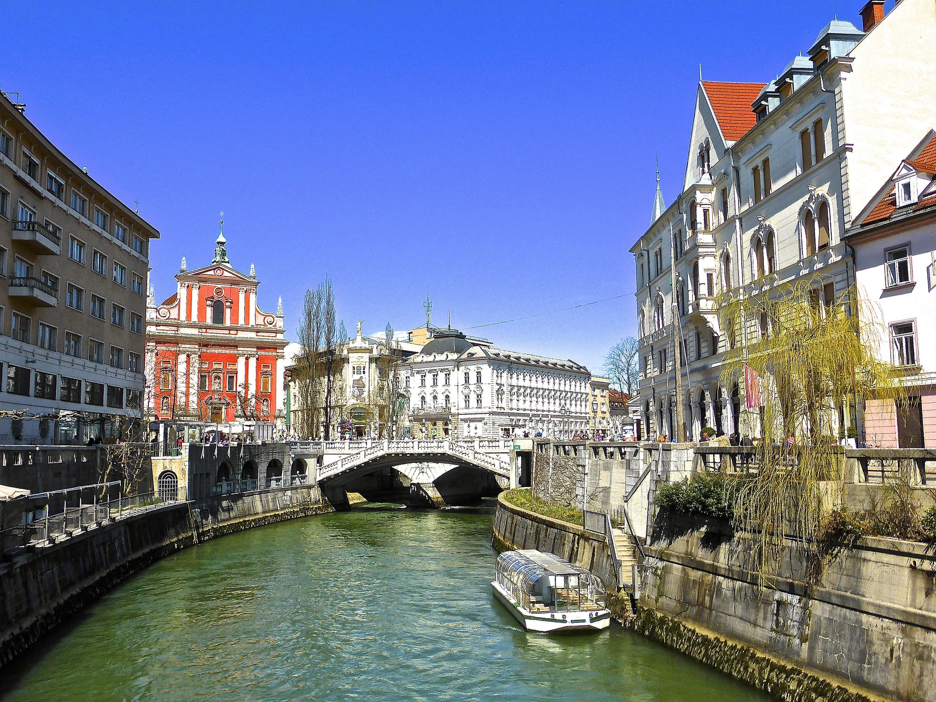 canal-642872_1920